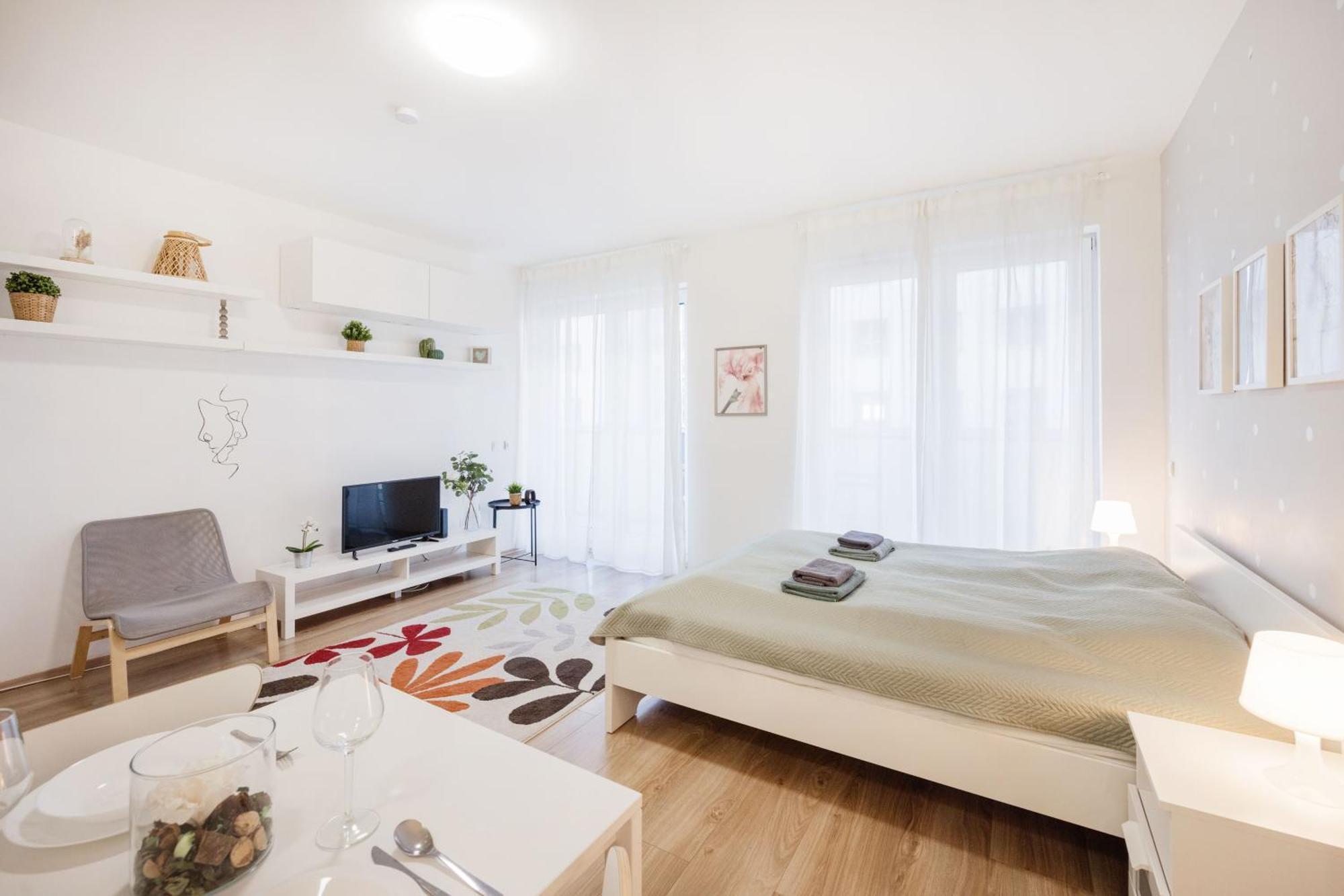The Chic Crib With Balcony Budapeste Exterior foto