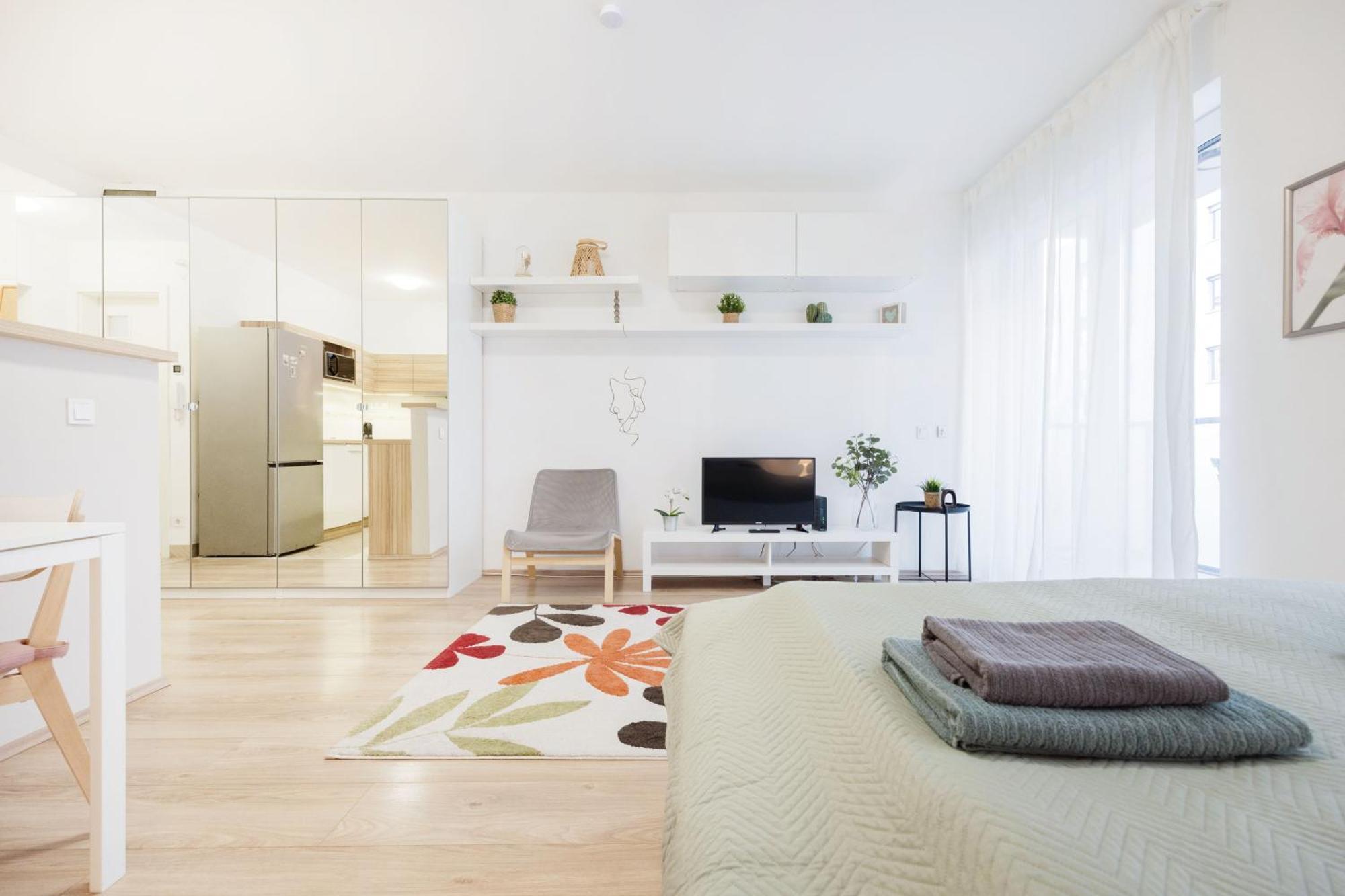 The Chic Crib With Balcony Budapeste Exterior foto